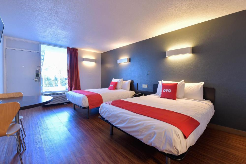 2 Queen Beds Non-Smoking interior